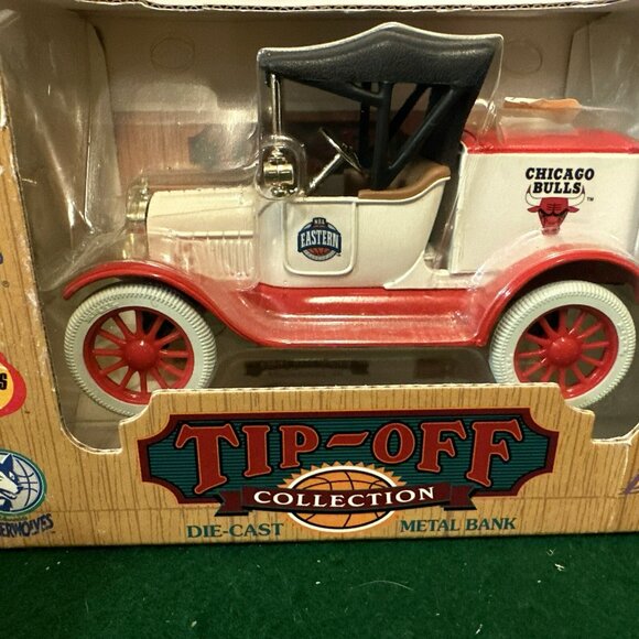 ERTL Chicago Bulls NBA Tip Off Collection Die Cast Model A 1994 1/25 - Picture 2 of 11